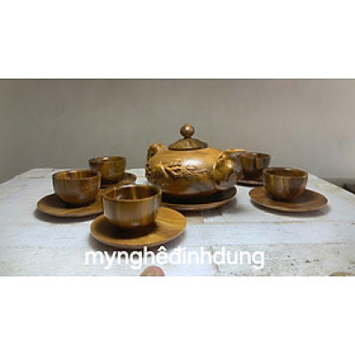 Bộ ấm chén bằng gỗ bách xanh thơm nức 