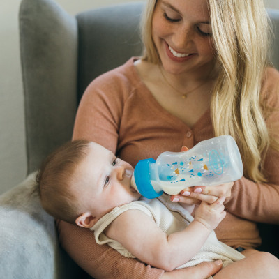 [ WB03620 ] Bộ quà tặng gồm 3 bình sữa cổ rộng ( 1 bình 150ml + 2 bình 270ml ), 1 ty ngậm 0-6m+ và 1 cọ bình sữa