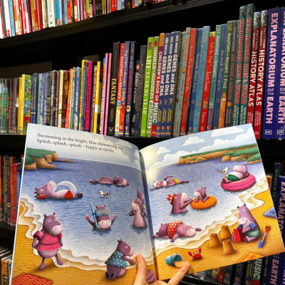 Sách - A World Full of Wonderful Things by Amber Lily - Sách ngoại văn, sách thiếu nhi tiếng Anh, bìa mềm, nhập khẩu UK