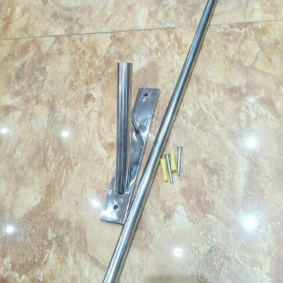 CHÂN CẮM CỜ TỔ QUỐC KÈM THEO CÁN . kt cán 120cm