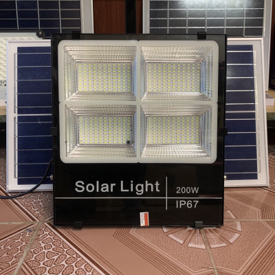 Đèn pha năng lượng mặt trời Solar light 4 khoang công suất 200W- Mẫu mới 2021