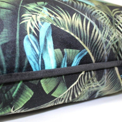 SCATTER BOX vỏ gối cao cấp nhập khẩu Ireland Anh Quốc WILD FLORA màu BLACK/ GREEN kích thước 45X45CM phong cách cổ điển