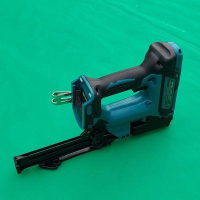 MÁY BẮN ĐINH GHIM DÙNG PIN (ĐINH J 10MM)(18V) MAKITA DST121ZK (KHÔNG KÈM PIN VÀ SẠC) - HÀNG CHÍNH HÃNG