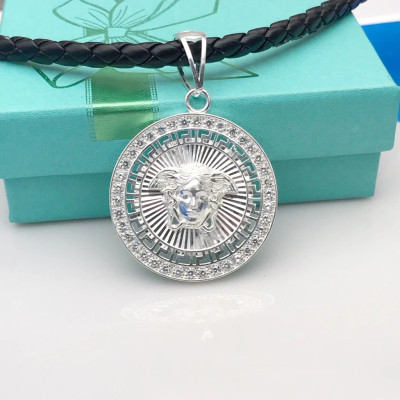 Mặt Dây Chuyền Nam Bạc Hình Logo Versace Loại To Nhãn Hiệu Ý Bạc Hiểu Minh MDN019XL