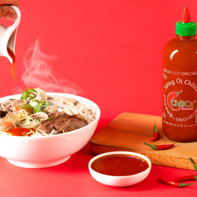 Combo 3 sản phẩm của Chilica gồm:  Tương Ớt Chilica 255g; Ớt Bằm Chilica 212g; Ớt Bằm Chilica Có Tỏi 212g  