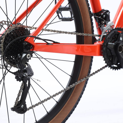 Xe đạp thể thao CALLI 7100 Khung carbon siêu nhẹ, phanh dầu thủy lực với 27 tốc độ