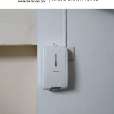 Máy Xịt Cồn Y Tế Cảm Ứng ATMOR AT-007R (Treo Tường Dùng Điện) HÀNG CHÍNH HÃNG