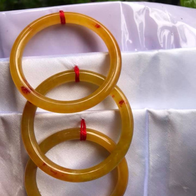 VÒNG TAY ĐÁ CẨM THẠCH VÀNG ANH TƯƠI BÓNG ĐẸP SIZE VÒNG 48MM NỮ MỆNH KIM THỔ, THUỶ