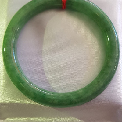 Vòng Cẩm Thạch tự nhiên mới vip Đậu Lý Sao Sao 56mm x cọng 8,5mm cao cấp sịn đẹp màu xanh đậu lý bông đậm đều bóng mượt đẹp Nữ 54kg - 64kg đeo rất đẹp sang tay món quà tặng Mẹ , người thân ý nghĩa ạ