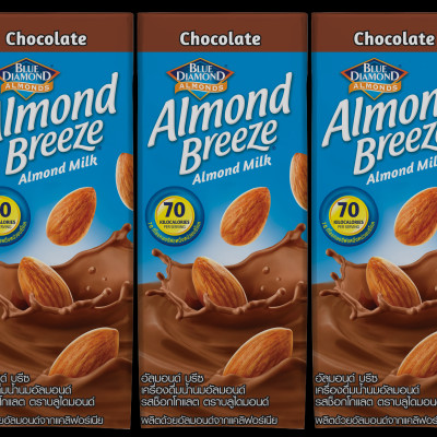 Blue Diamond - Thùng Sữa Hạt Hạnh Nhân ALMOND BREEZE vị Chocolate 180ml x 24 Hộp