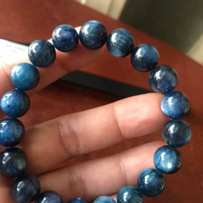 CHIẾC LẮC TAY ĐÁ KYANITE SIZE 10,5MM HỢP NỮ MẠNG THỦY MỘC VÒNG TAY ĐÁ TỰ NHIÊN CAO CẤP  MÀU XANH DƯƠNG ĐẬM ĐẸP 