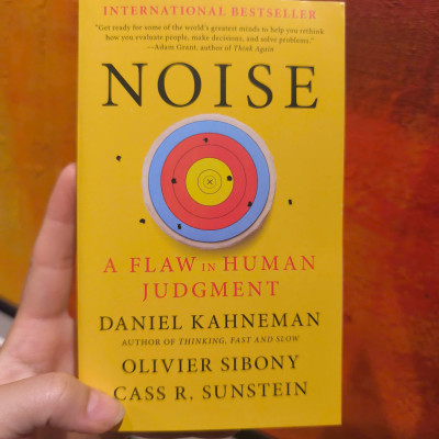 Sách - Noise: A Flaw in Human Judgment by Daniel Kahneman - Psychology/ Nonfiction /Science